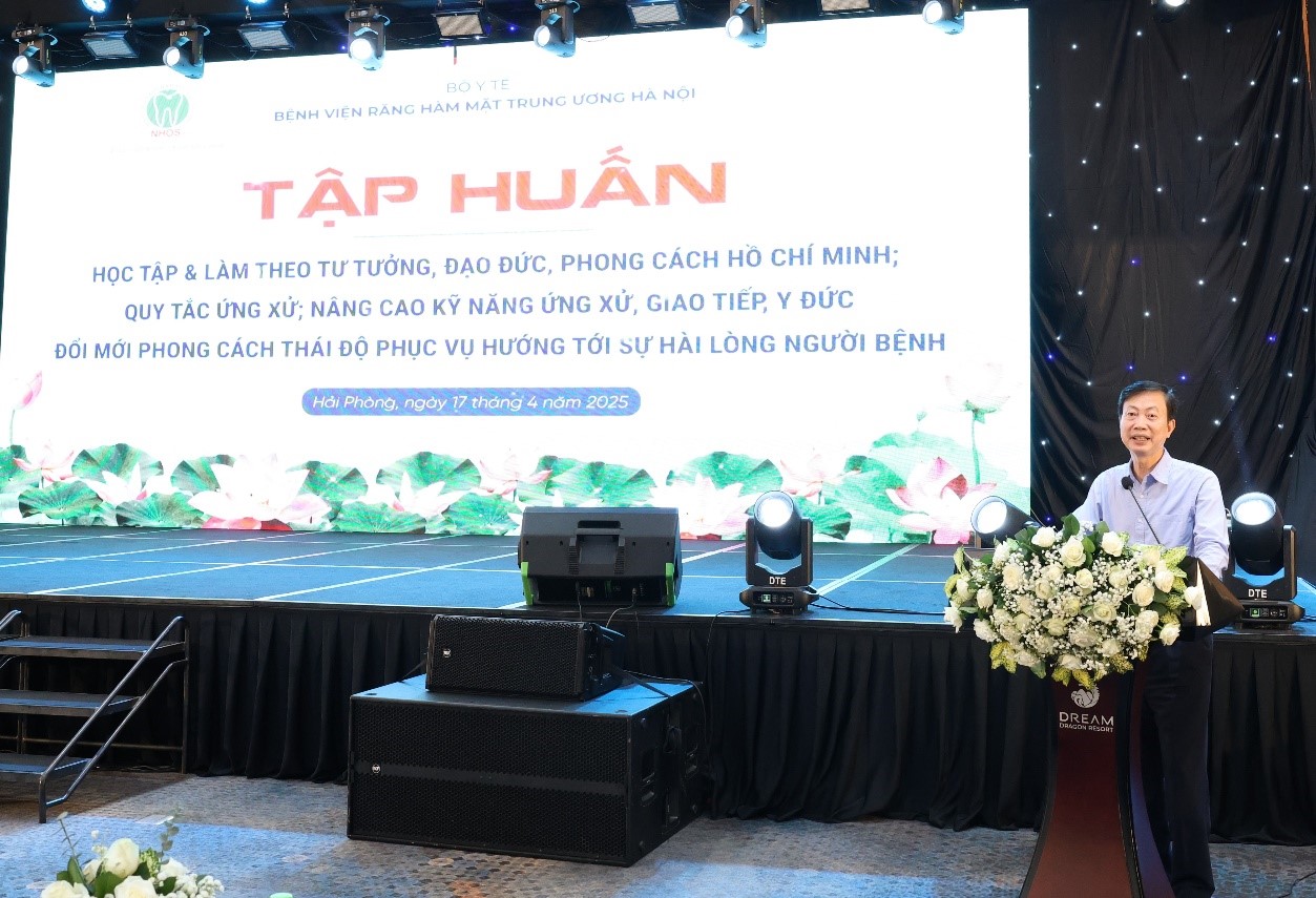 TTND.PGS.TS. Nguyễn Quang Bình – Phó Giám đốc Bệnh viện, Chủ tịch Công đoàn Bệnh viện phát biểu khai mạc lớp tập huấn (đợt 1)